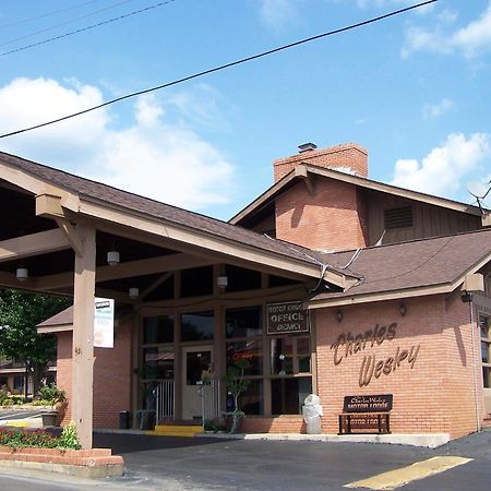 Charles Wesley Motor Lodge Downtown Broken Bow- Hochatown Экстерьер фото