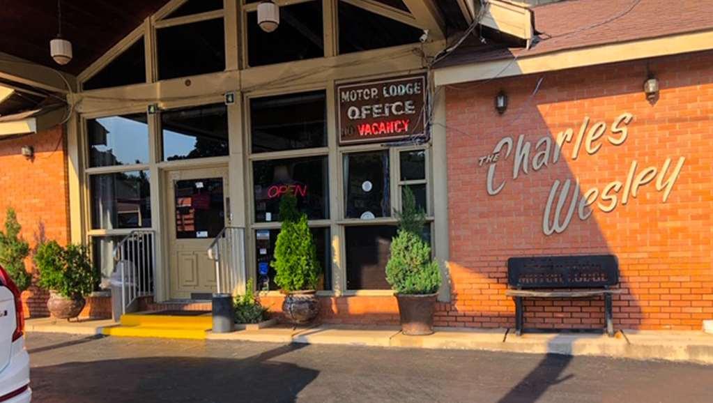Charles Wesley Motor Lodge Downtown Broken Bow- Hochatown Экстерьер фото