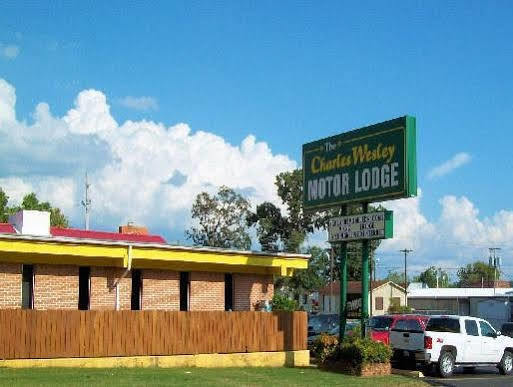Charles Wesley Motor Lodge Downtown Broken Bow- Hochatown Экстерьер фото